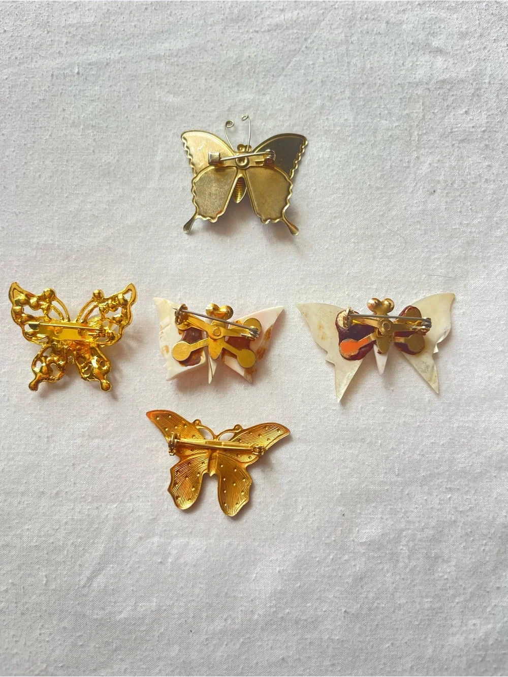 Lot of 5 Vintage-Inspired Butterfly Brooch - Multicolor & Gold - Picture 2 of 2